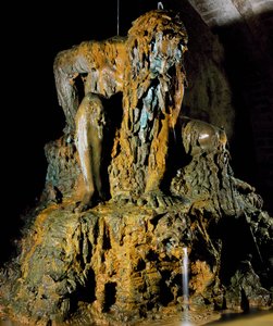 Appennin-Koloss, freie Interpretation des Werks von Giambologna (1529-1608) für den Architekten Bernardo Buontalenti (ca. 1531-1608) im Garten der Villa Demidoff in der Toskana, Italien (Skulptur)