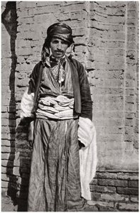 Ein kurdischer Stammesangehöriger aus Südkurdistan, Irak, 1925 von A. Kerim