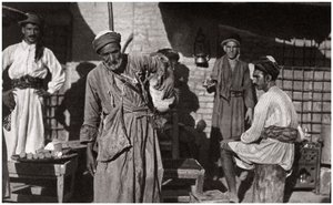 Kostenlose Verteilung von kaltem Trinkwasser, Irak, 1925 von A. Kerim