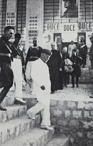 Album "Duce": Benito Mussolini bei einem offiziellen Besuch in Sizilien