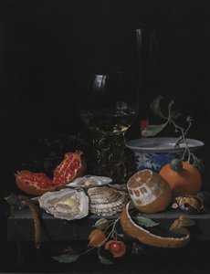Austern, Obst und ein Weinglas auf einem Steintisch von Abraham Mignon