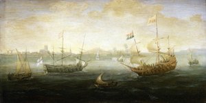 Ein niederländisches und ein britisches Boot mit der Stuart-Flagge segeln vor einem Hafen, umgeben von verschiedenen kleinen Booten