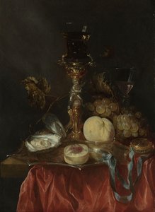 Stillleben mit Silbervergoldetem Glasbehälter