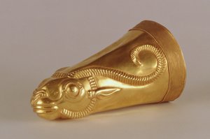 Rhyton in Form eines Gazellenkopfes, aus Hamadan, Iran, ca. 5. Jahrhundert v. Chr. von Achaemenid