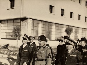 Einweihung der Gebäude des Königlichen Flughafens "Fausto Pesci" in Bologna, erbaut von der Firma Mauro Toschi fu Ulisse, in Anwesenheit des Duce Benito Mussolini, 24.10.1936 von Achille Villani