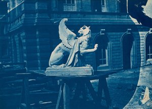 Skulptur eines Greifen auf einer Baustelle in Marseille von Adolphe Terris