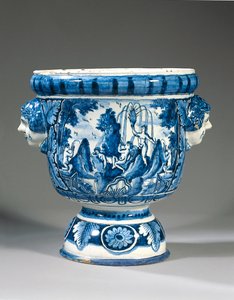 Delfter blau-weißer zweihandiger mythologischer Gartenpokal