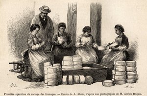 Die erste Operation des Käseabschabens, acht Tage nach der Kellerei, der Flaum, der auf der Oberfläche des Käses gewachsen ist, wird entfernt, um einen besseren Kontakt mit der frischen Luft des Kellers zu ermöglichen, das Entfernte wird verwendet, um das 