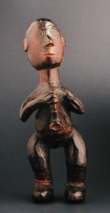 Stehende Figur eines europäischen Mannes mit Pfeife, Südostafrika, späte 19. Jahrhundert von African