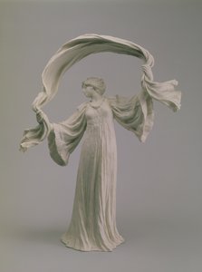Tänzerin mit einem Schal von einem Tischmittelstück, Sevres, 1900