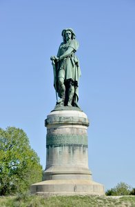 Kolossale Statue von Vercingetorix (72-46 v. Chr.), gallischer Anführer
