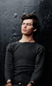Lewis Powell in Handfesseln an Bord der USS Saugus, 1865