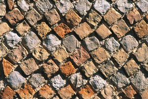 Nahaufnahme eines Opus Reticulatum-Bodens. Civitella Akropolis, Italien, Region Abruzzen, Chieti