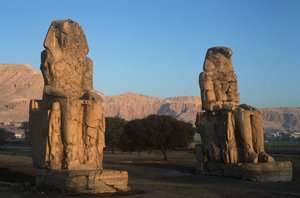 Ägypten, antikes Theben, Statuen von Amenhotep III, Kolosse von Memnon von Nicolas Toussaint Charlet