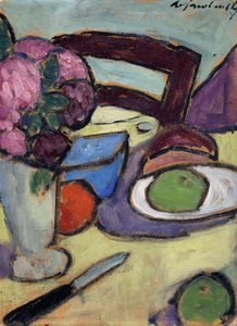 Stillleben mit Stuhl und Blumenstrauß