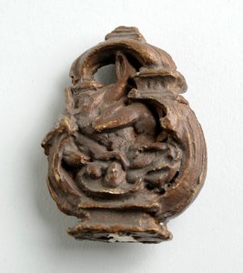 Modell für einen Schlüsselbogen mit einem flüsternden Amor zu einem sitzenden Mädchen: drei Skizzen für die zentrale Gruppe von Alfred Gilbert