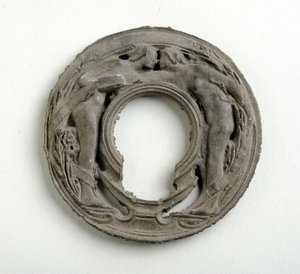 Maquette für ein Anhänger mit einem Arabesken-Wappenschild (bronzierter Gips) von Alfred Gilbert