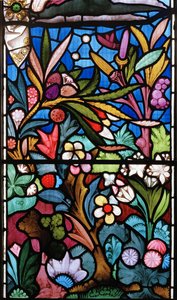 Blumendesign (Detail aus dem Ostfenster) von Alfred Hassam