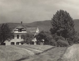 Haus auf dem Hügel von Alfred Stieglitz