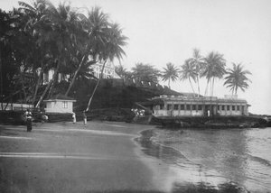 Mount Lavinia Hotel und Badepavillon, ca. 1890, 1910 von Alfred William Amandus Plate