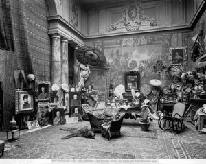 Atelier des florentinischen Malers Eduardo Gelli, in der Via Marsilio Ficino 10, Florenz (s/w Foto) von Fratelli Alinari