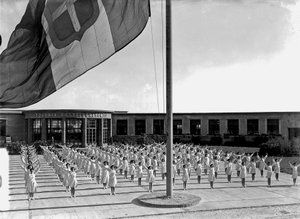 Villa Rosa Maltoni Mussolini: Schülerinnen beim Turnen von Fratelli Alinari