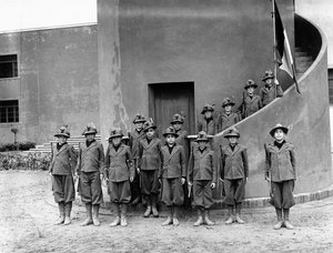 Villa Rosa Maltoni Mussolini: Porträt von Kindern in friulanischen Militäruniformen von Fratelli Alinari
