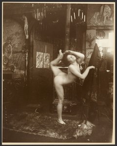 Nacktes weibliches Modell als Ballerina, Paris