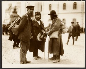 Fotografien von der Studienreise nach Russland für das Gemälde "Die Abschaffung der Leibeigenschaft in Russland" (1914), aus dem "Epos der Slawen-Zyklus, Moskau"