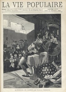 Auf der Bühne eines Wandertheaters schaut das versammelte Publikum auf die Nummer eines Schwertschluckers, an den Seiten, versteckt hinter dem Bühnenvorhang, beobachten zwei Künstler es mit einem Lächeln. Illustration von Alfons Maria Mucha (Alphonse Marie