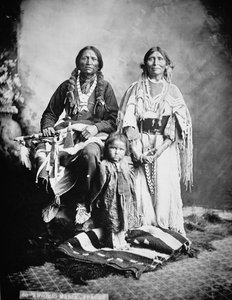 Apache-Häuptling Antonio Maria mit seiner Familie