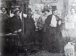 Cripple Creek Barroom, 1898 von American Photographer