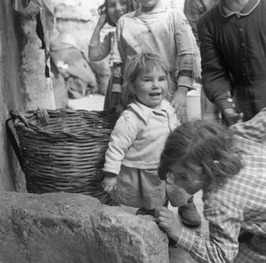 Gruppe von Kindern in Scalilla, Palermo, Sizilien, Italien von Ando Gilardi