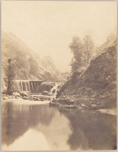 Landschaft mit Wasserfall