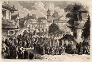 Ein Begräbnis in Peking, in der ersten Reihe des Zuges, die Banner mit Lobinschriften voran, gefolgt von einer Musikertruppe, dann die Mönche, die die Statuen der Gottheiten tragen, vor dem Sarg auf einem riesigen Katafalk, bedeckt mit Seidendraperien