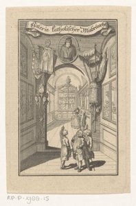 Figuren in Galerie mit Porträt und liturgischen Objekten