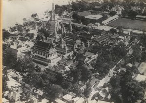 Tempelkomplex von Wat Arun in Bangkok, aus der Luft gesehen