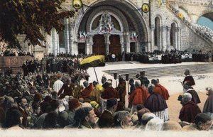 Segnung der Kranken vor dem Rosenkranz in Lourdes - Hautes Pyrénées um 1900