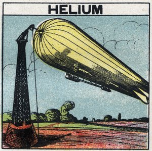 Neue Gaseigenschaften: Zeppelin wird mit Helium aufgeblasen. Anonyme Illustration von 1925. Private Sammlung. von Anonymous Anonymous
