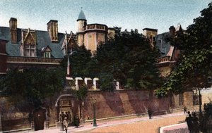 Paris: Blick auf das Musée de Cluny. Fotografie von 1920 im „Artistic Album“ der Stadt Paris. Private Sammlung.