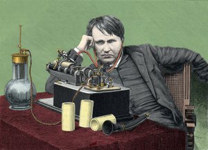 Porträt von Thomas Edison (1847-1931), amerikanischer Physiker, mit seinem Phonographen. Gravur um 1900