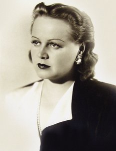 Tatiana Kirillovna Okunevskaya (1914-2002), Anonym. Fotografie, Ende der 1930er Jahre. Private Sammlung