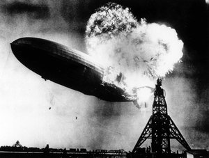 Die Hindenburg-Katastrophe am 6. Mai von Anonymous Anonymous