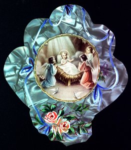 Die Geburt Christi. Das Jesuskind umgeben von Engeln. Andachtsbild. Gezackte Postkarte. Private Sammlung