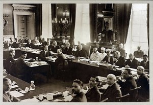 Zweite Rundtischkonferenz - Mahatma Gandhi - Zweite Rundtischkonferenz in London, Anonym. Silbergelatine-Fotografie