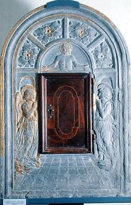 Christus in Majestät über dem Tor zum Himmel, flankiert von zwei Engeln, ca. 1470-80