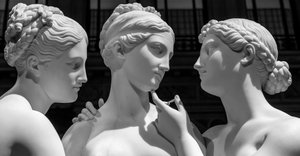 Bertel Thorvaldsens Statue Die drei Grazien. Neoklassizistisch, 2019 von Antonio Canova