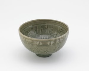 Servierschale im Stil der Longquan-Ware, frühes 19. Jahrhundert von Aoki (attr. to) Mokubei