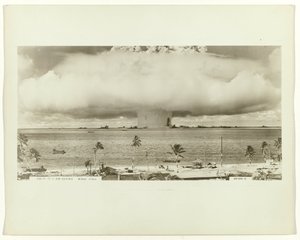 Atombombentest während der Operation Crossroads von Army Navy Task Force One