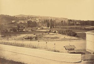 Lozanne, Blick von der Brücke über die Eisenbahn